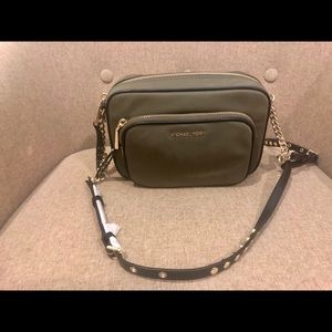 Michael Kors Crossbody LG Camera Bag